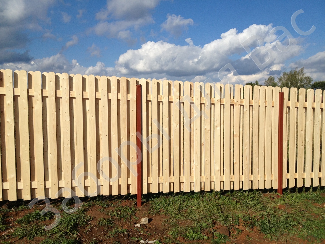 забор деревянный